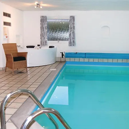 5 Bedroom Pet Friendly In Blavand *