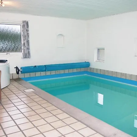 5 Bedroom Pet Friendly In Blavand *