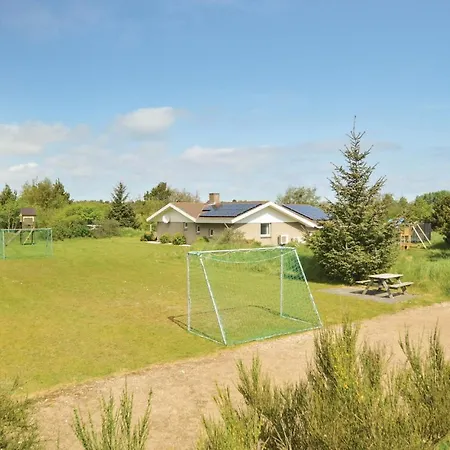 5 Bedroom Pet Friendly In Blavand *
